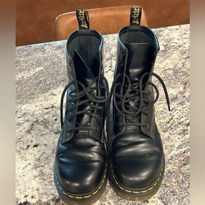 Doc Martens- black classic boot